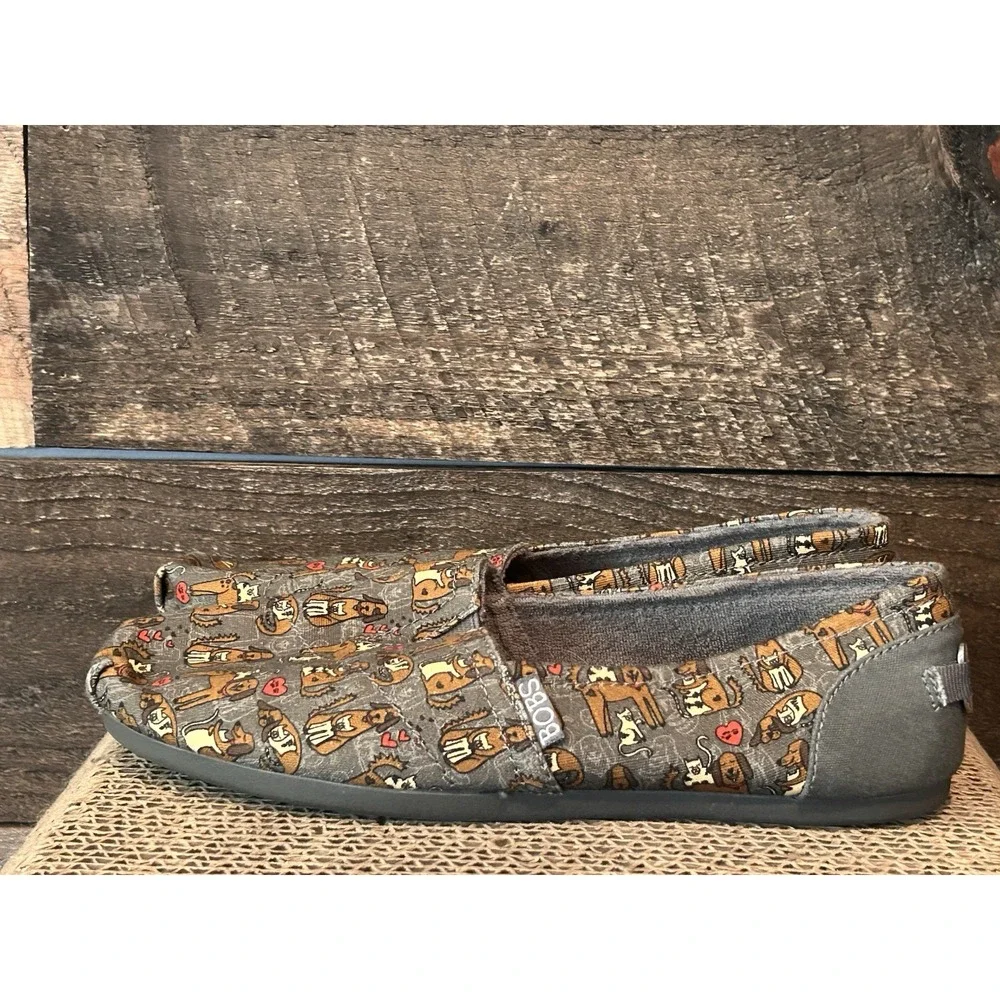 Skechers Bobs for Dogs Dog Print Women's Slip‎ On Flat Shoes Size 7